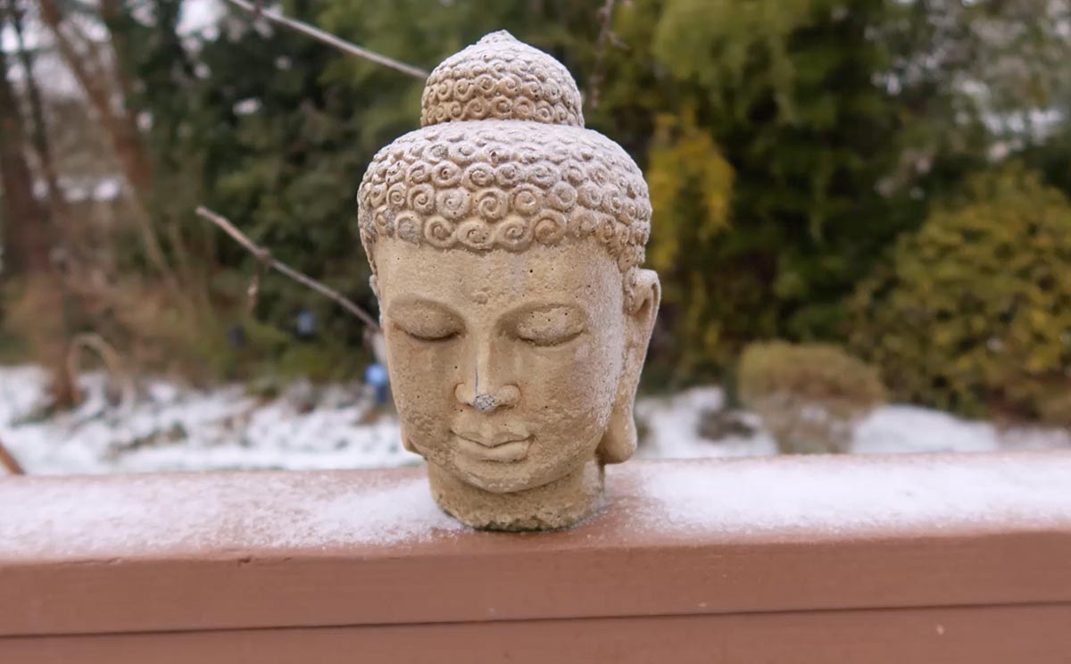 A short and simple mindfulness meditation about sound and space